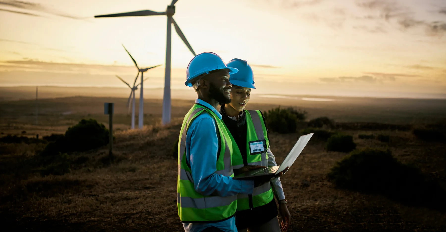 Echange entre responsables d'opérations sur le terrain